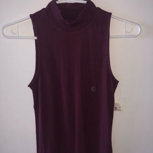 AÉROPOSTALE maroon shirt